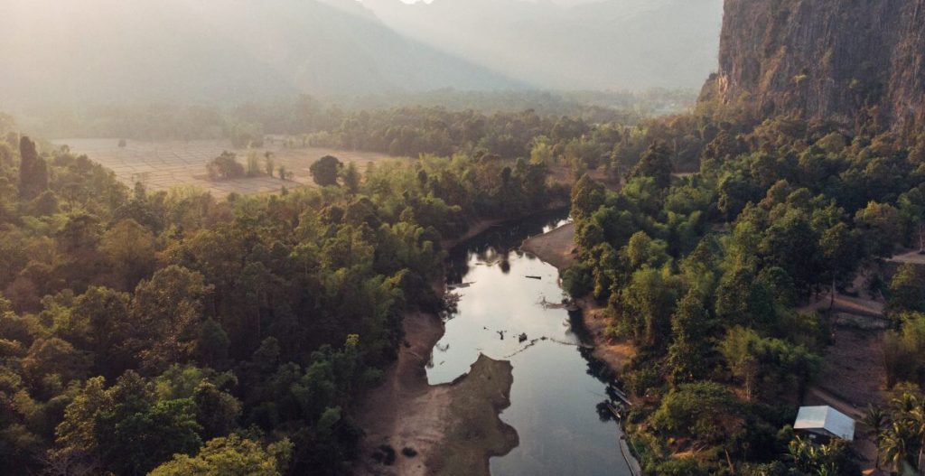 valle sul mekong dall'alto dove si vede il percorso dal tibet al Mar cinese Il Percorso dal Tibet fino al Delta