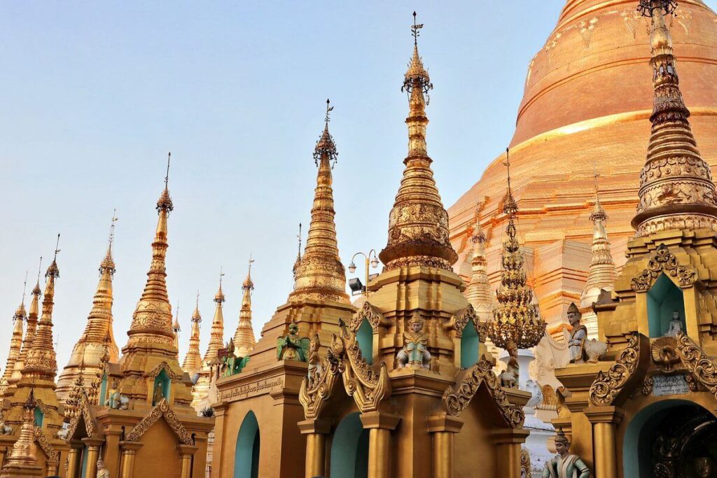 schwedagon pagoda Yangon